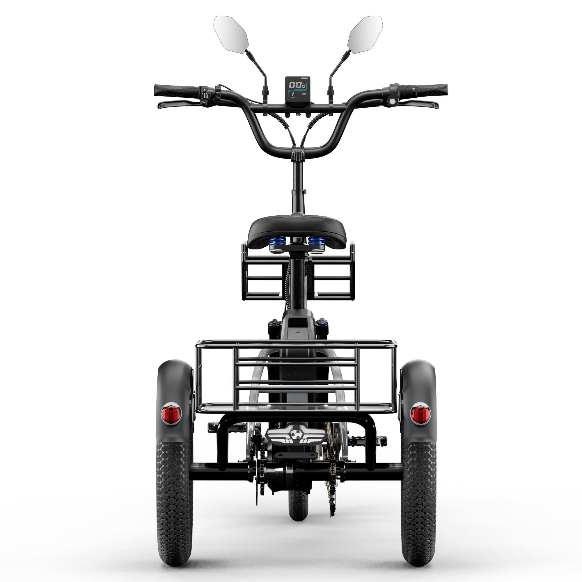 Vooraanzicht van een grijze elektrische driewieler met manden, stuur, zadel en achterlichten.