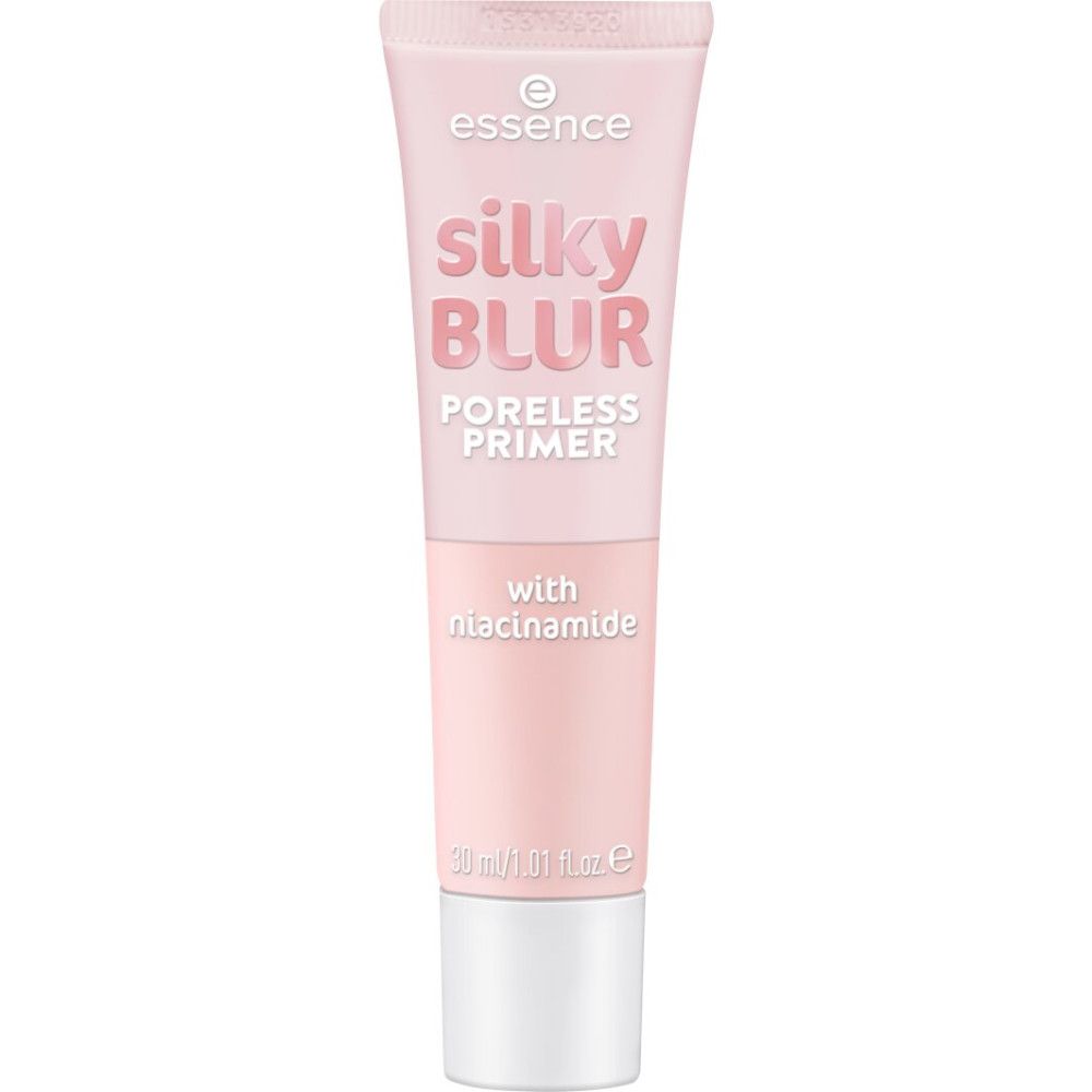 Tube rose avec bouchon blanc. Inscription : Silky Blur Poreless Primer avec niacinamide. Marque : Essence.