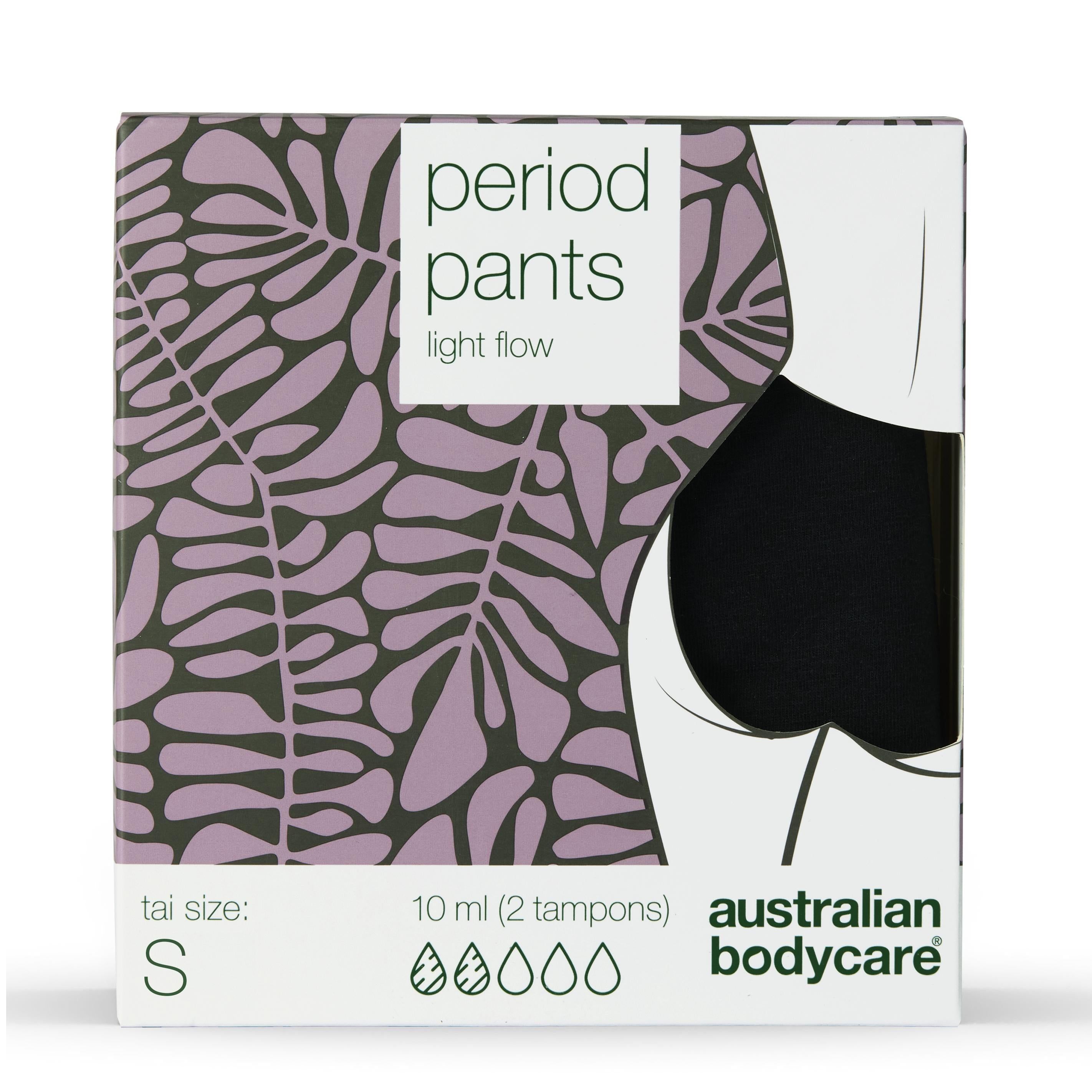 Zwarte menstruatiebroek in verpakking. Merk: Australian Bodycare. Maat S. Opschrift: Period Pants, Light Flow.