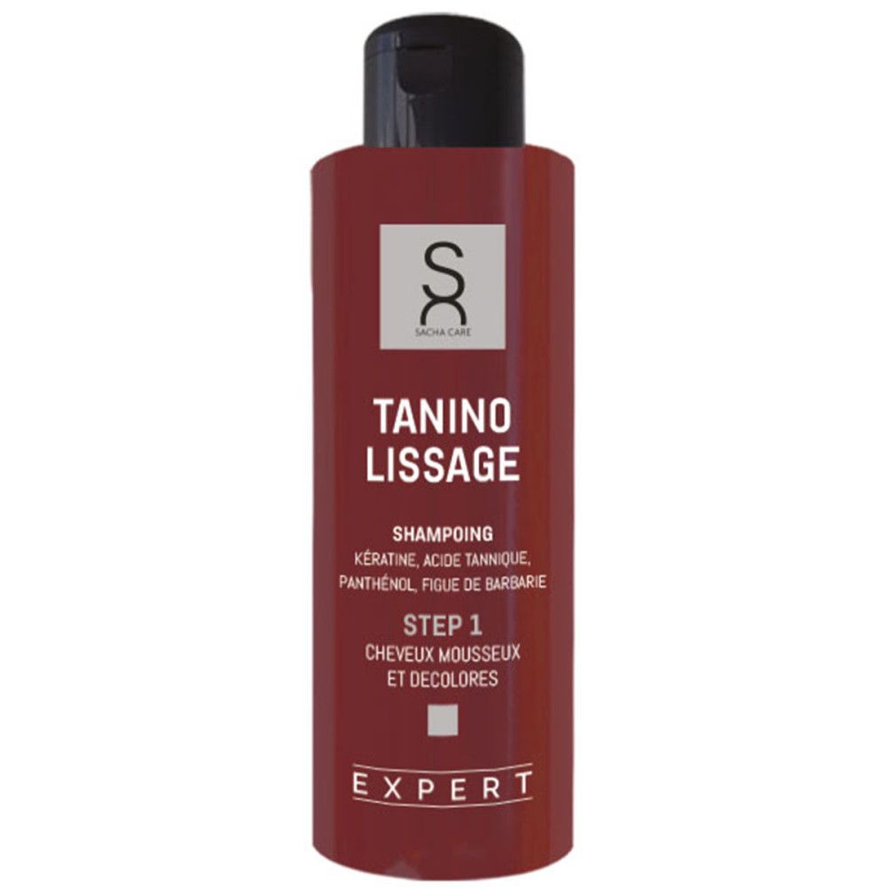 Flacon rouge avec bouchon noir. Inscription: Tanino Lissage, Step 1, Shampooing. Marque: Sacha Care.
