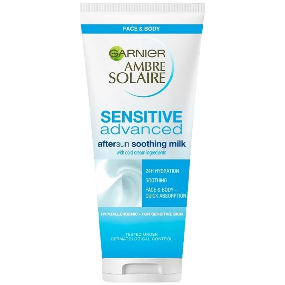 Tube blanc avec bande bleue. Garnier Ambre Solaire Sensitive Advanced après-soleil. Texte: 24h Hydratation, Apaisant, Visage & Corps.