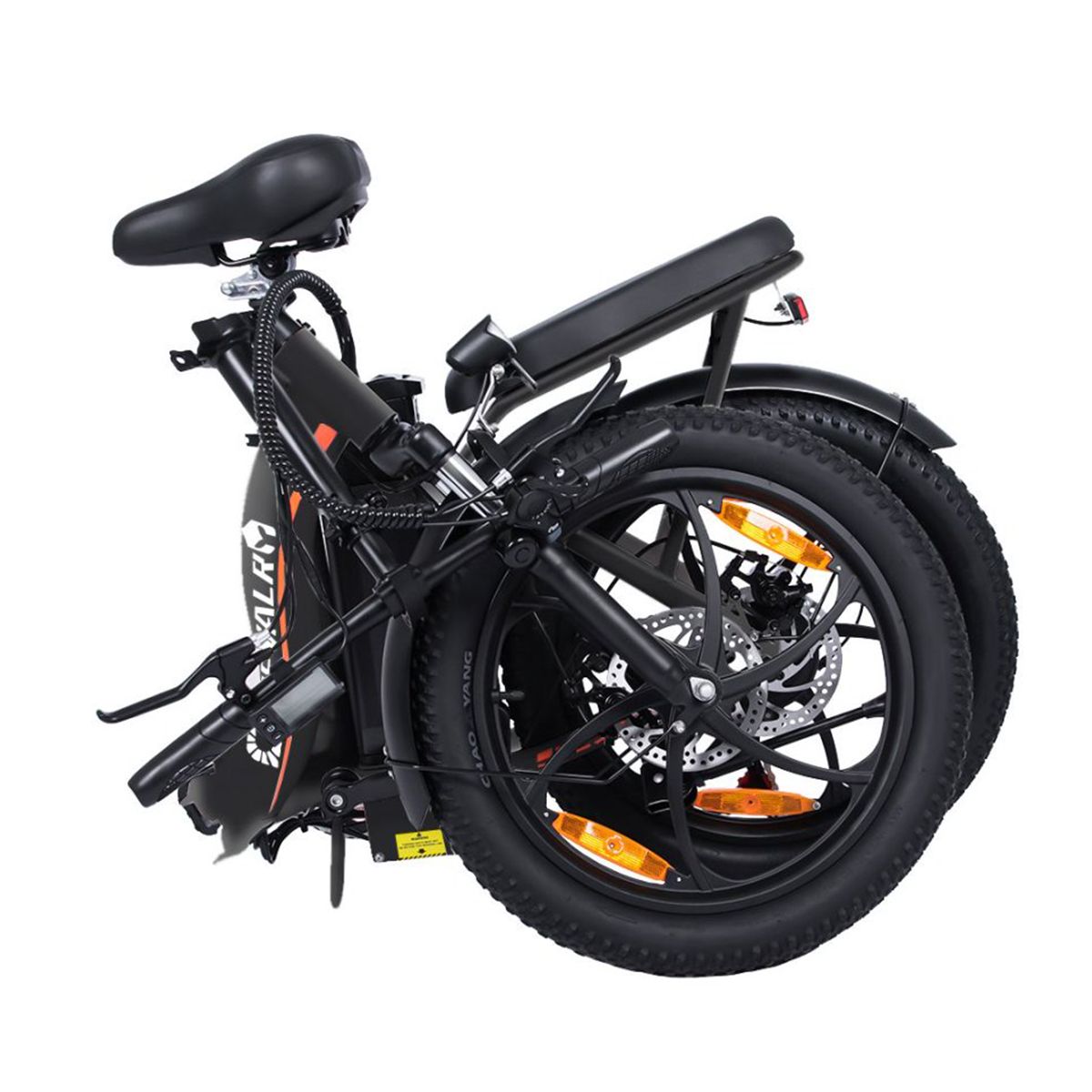 Opgevouwen zwarte elektrische fiets. Banden, zadel, stuur en frame zichtbaar.