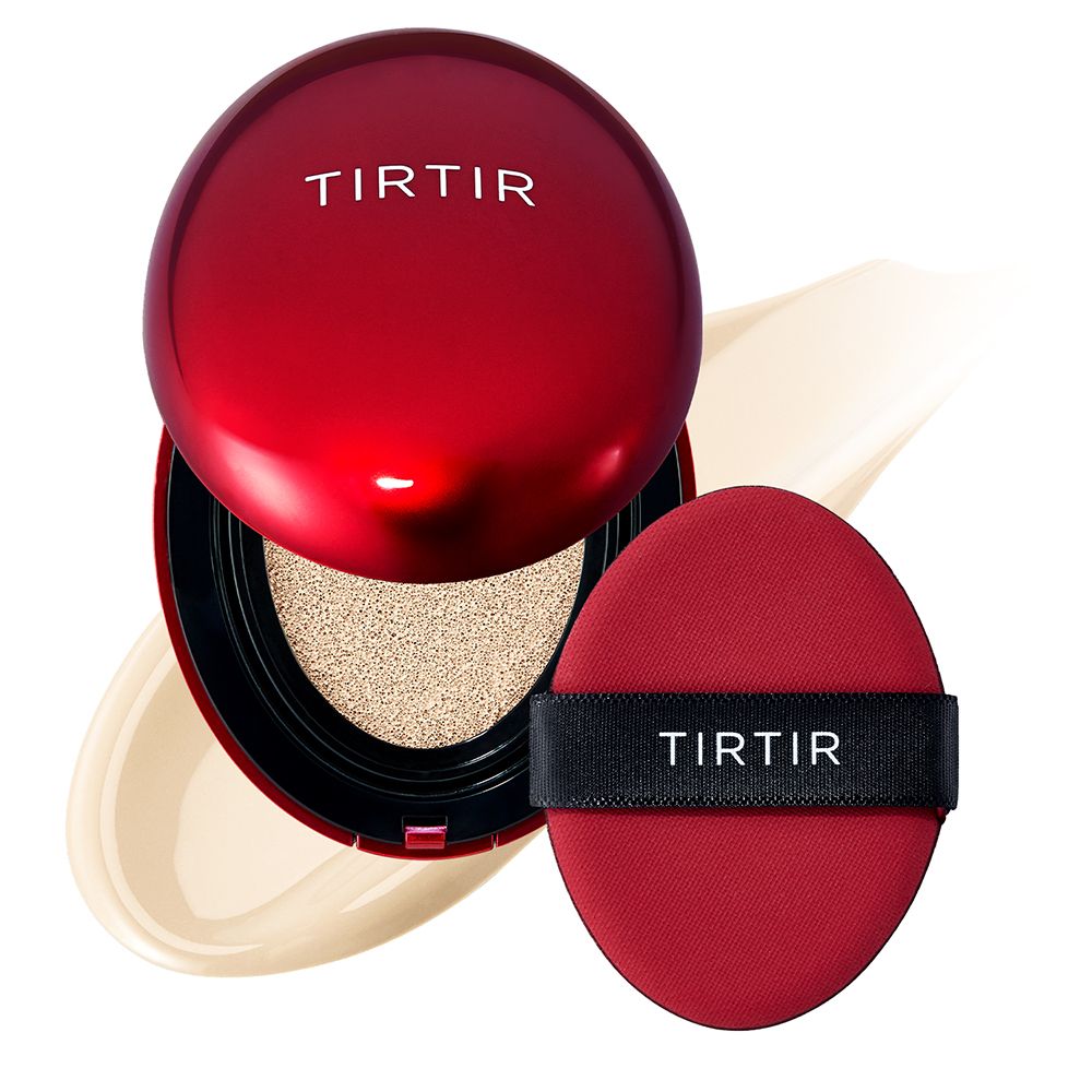 Open rode Tirtir cushion verpakking met applicator en foundation sponsje.