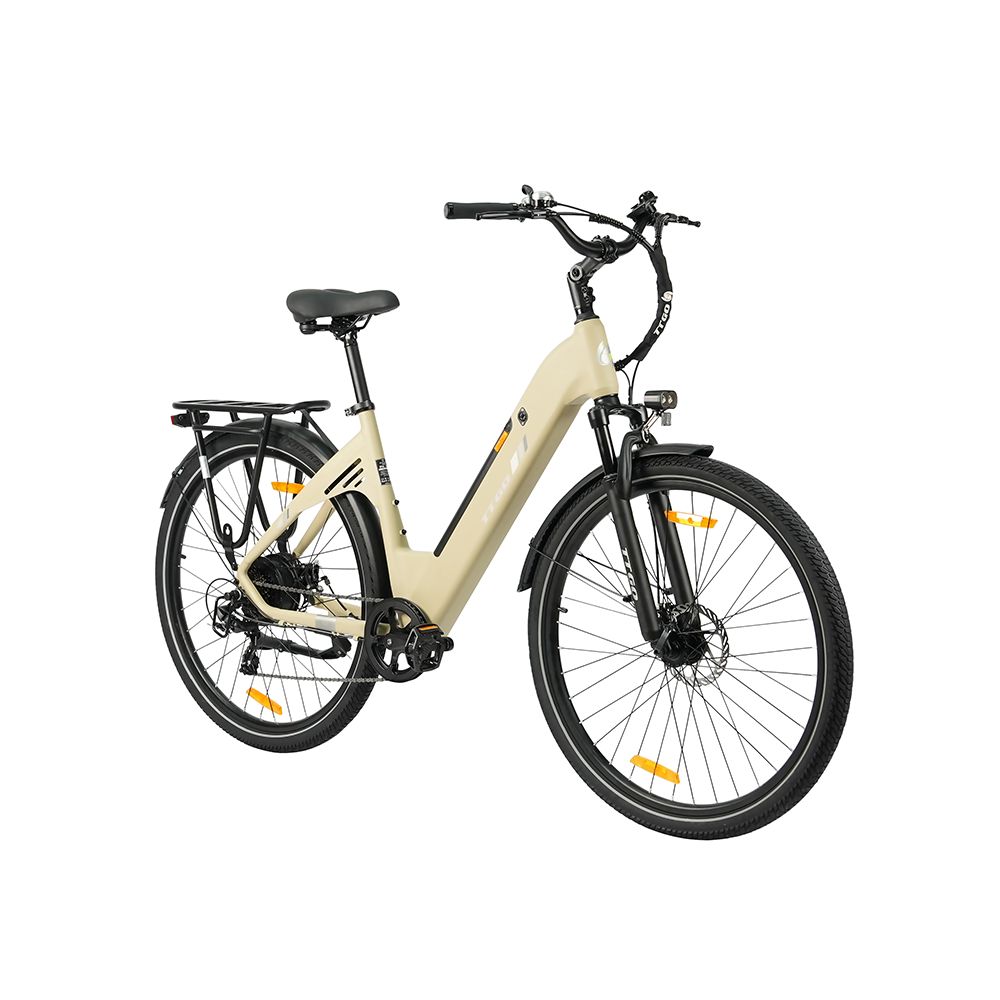 Vélo électrique beige avec pneus noirs, porte-bagages et garde-boue. Selle et guidon noirs. Éclairage.