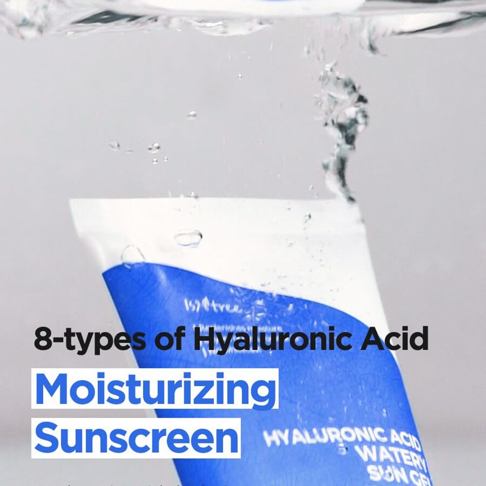 Gros plan d'un tube dans l'eau. Texte: 8-types of Hyaluronic Acid Moisturizing Sunscreen. Marque: ISNTREE.