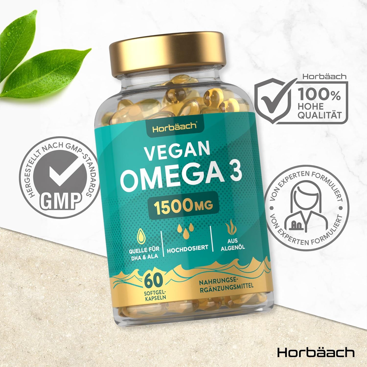 Fles met capsules, groen etiket. Tekst: Vegan Omega 3, 1500mg, 60 capsules. Merk: Horbaach. Keurmerken en GMP-certificering.