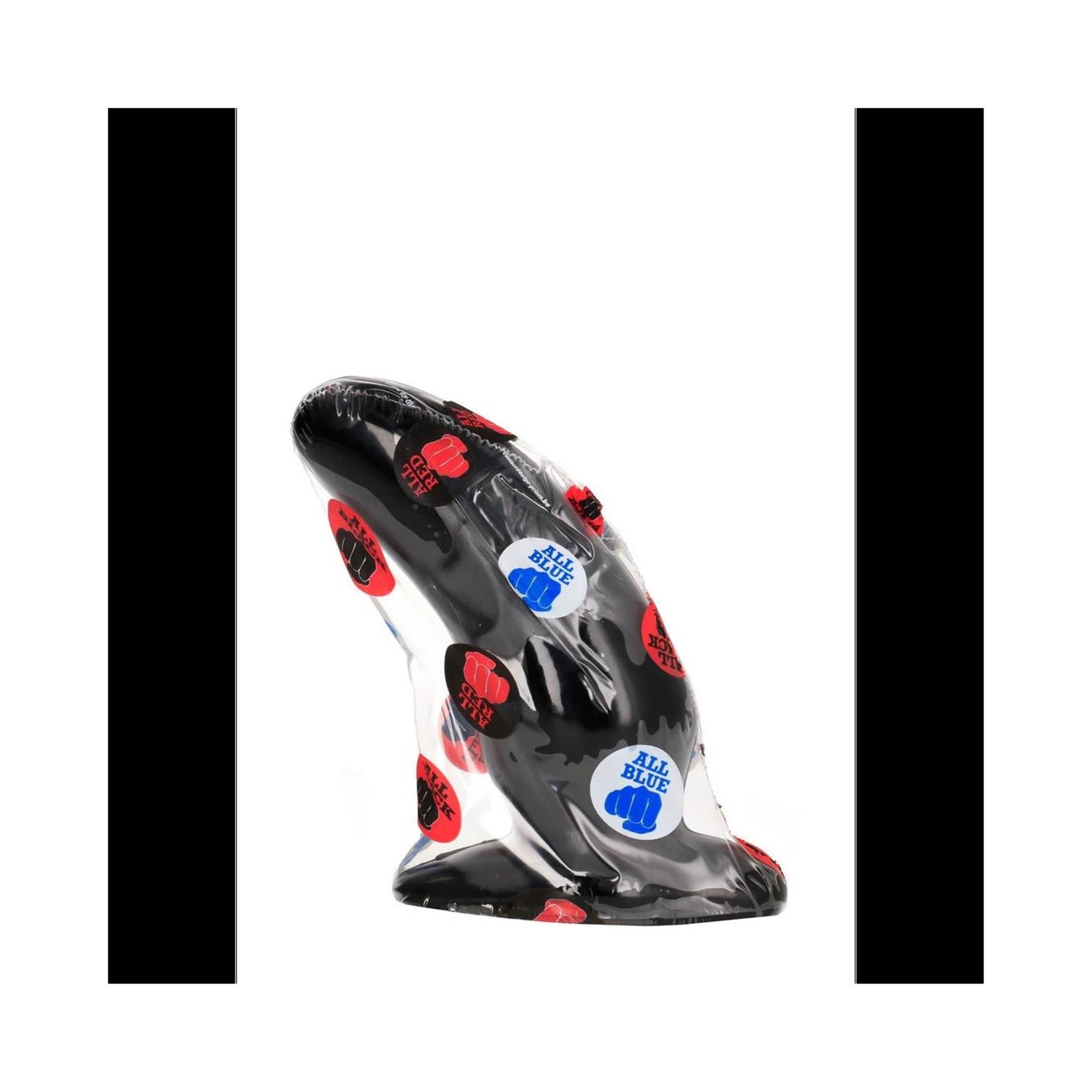 Plug anal noir emballé dans du film plastique. Autocollants avec logo poing rouge et texte bleu.