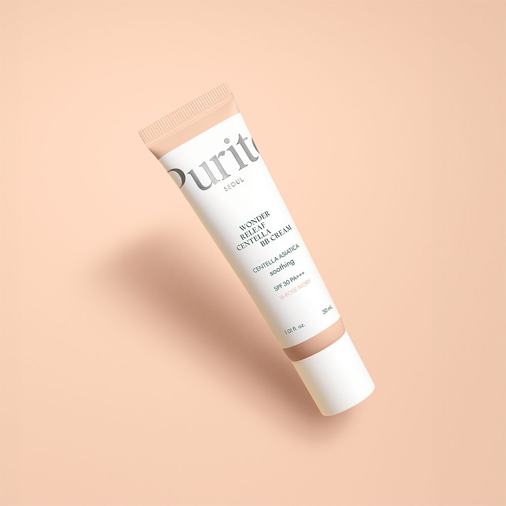 Purito Wonder Releaf Centella BB Cream, 15 Rose Ivory, schuin liggend op lichte achtergrond.