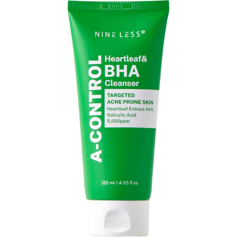 Groene tube. Tekst: NINE LESS, A-Control, Heartleaf & BHA Cleanser. Tekst: Targeted Acne Prone Skin. 120 ml / 4.05 fl.oz.