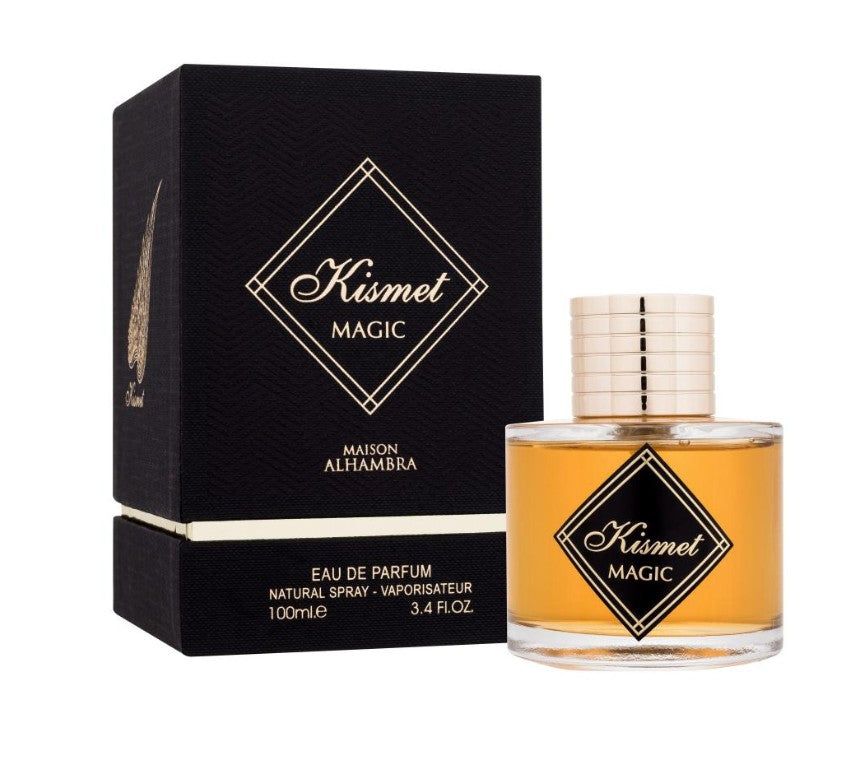 Coffret cadeau avec deux flacons de parfum et un vaporisateur. Décoré d'un motif de cheval et de l'inscription 'Art of Nature II'.