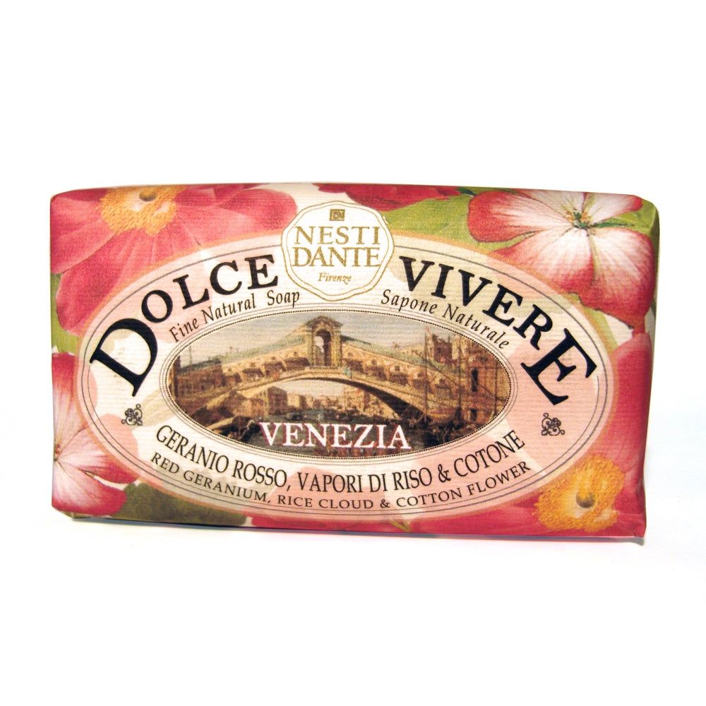 Zeep 'Dolce Vivere Venezia' met bloemenverpakking. Productnaam en bloemmotieven op de verpakking.