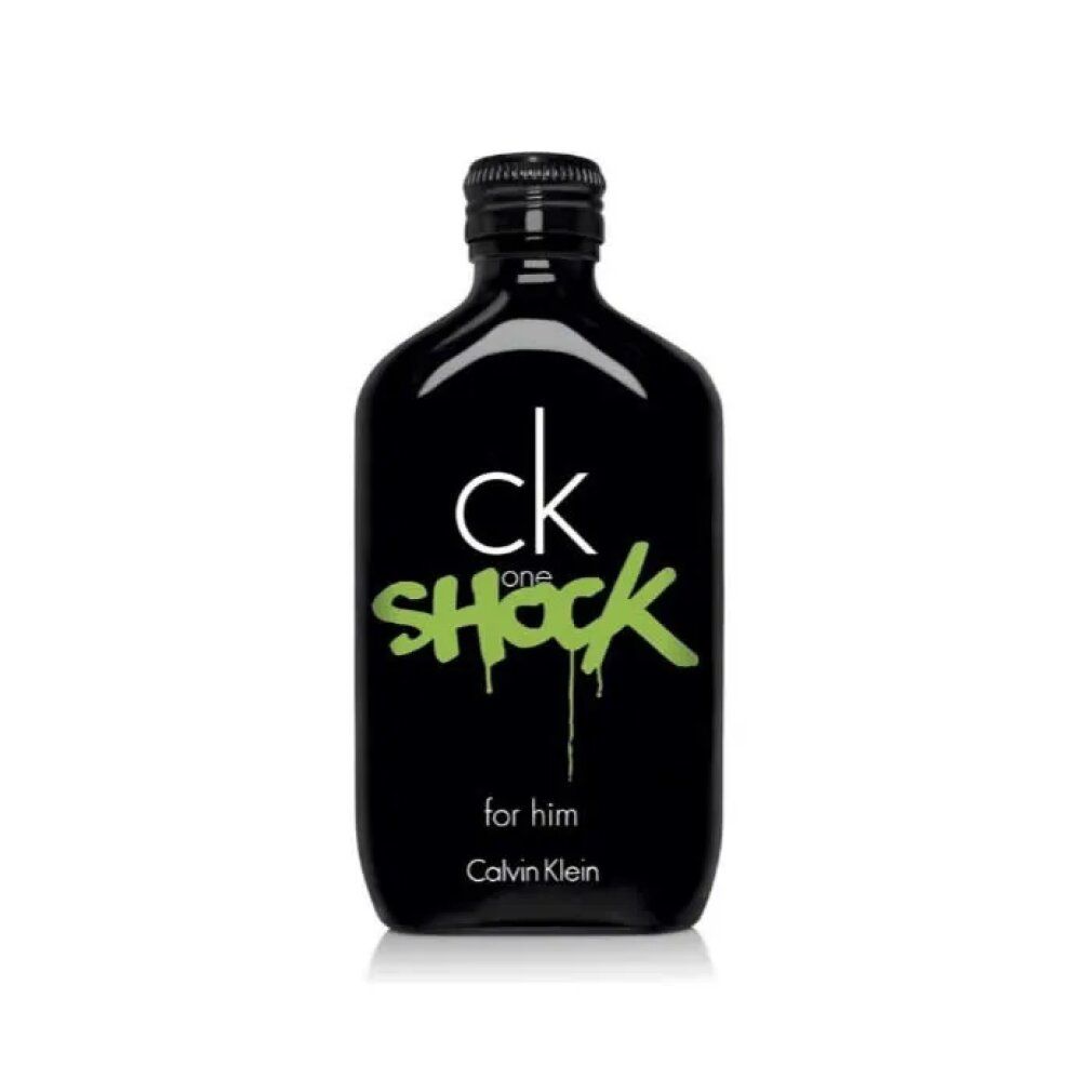 Zwarte fles met groene "Shock" tekst. "ck one" en "for him" zijn ook zichtbaar. Zwarte dop.