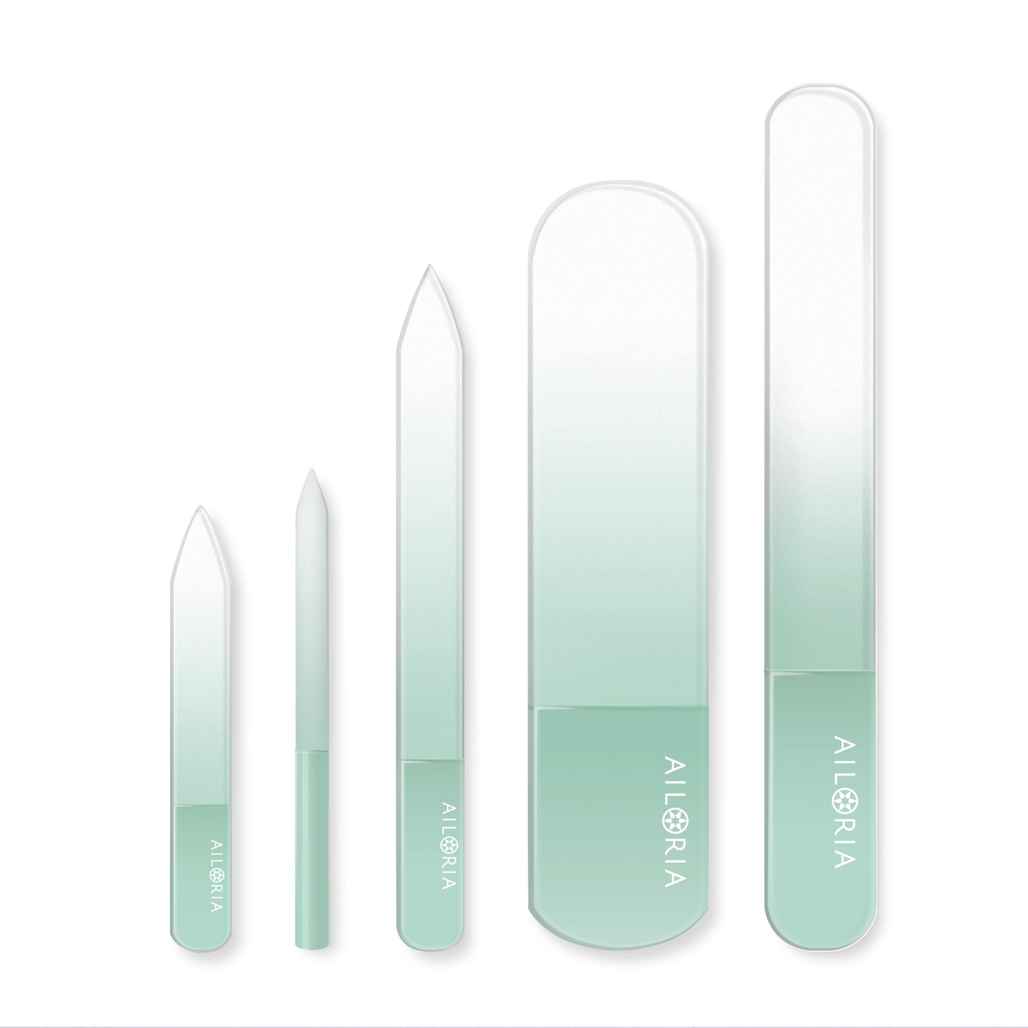 Cinq limes à ongles en verre de différentes formes et tailles. Dégradé de vert à transparent. Marque AILORIA.