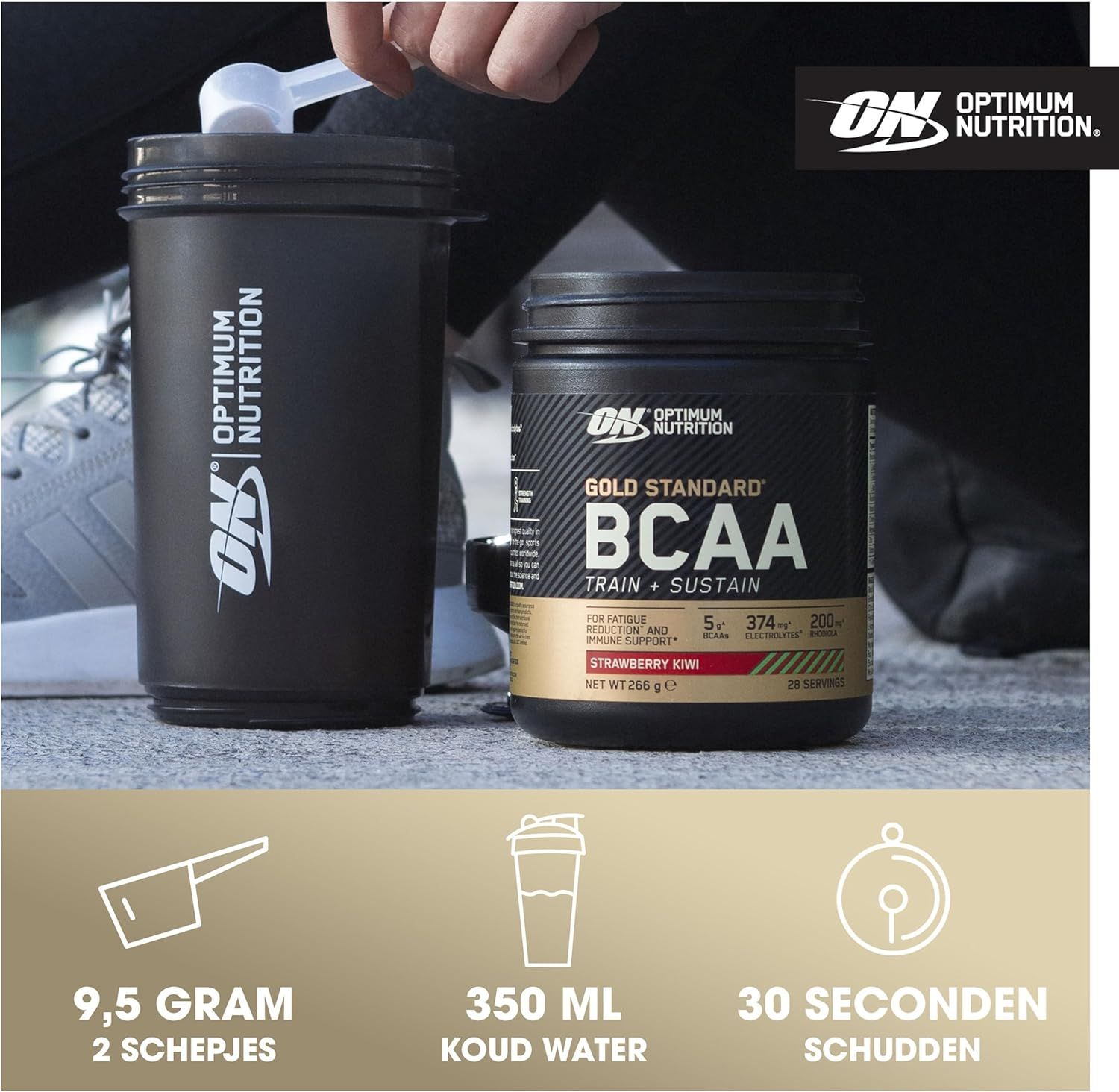 Bereiding van Optimum Nutrition BCAA Train+Sustain met shaker en schepje.