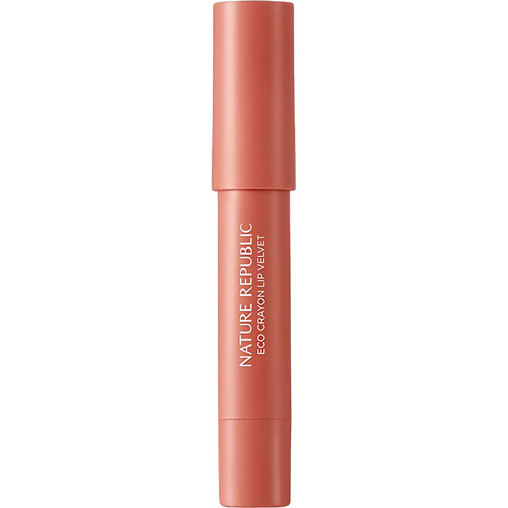 Een lippenstift in potloodvorm. Opschrift "NATURE REPUBLIC ECO CRAYON LIP VELVET". 