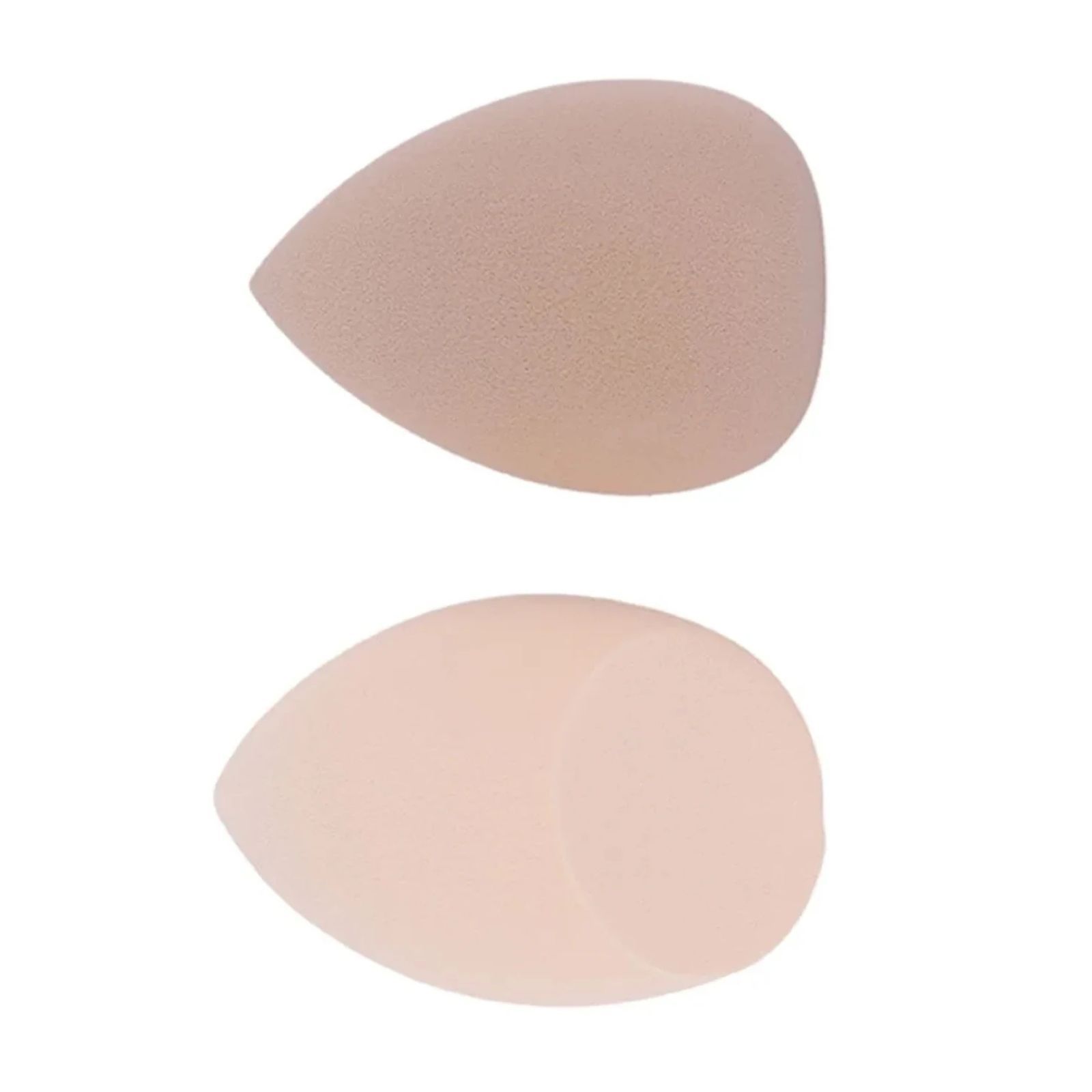 Deux éponges de maquillage couleur chair en forme de goutte.