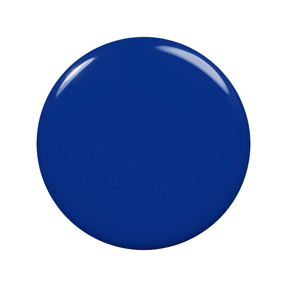 Cirkelvormige vlek blauwe nagellak. De lak is glanzend.