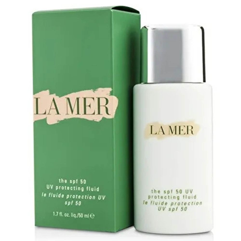 Flacon blanc avec bouchon argenté et emballage vert. Inscription : LA MER, the spf 50 UV protecting fluid.