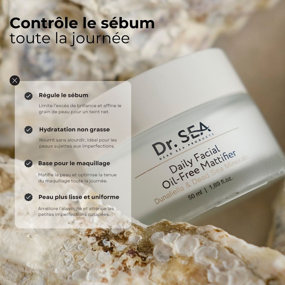 Pot de crème avec texte. Texte : Contrôle le sébum toute la journée, Régule le sébum, Hydratation non grasse, Base pour le maquillage.