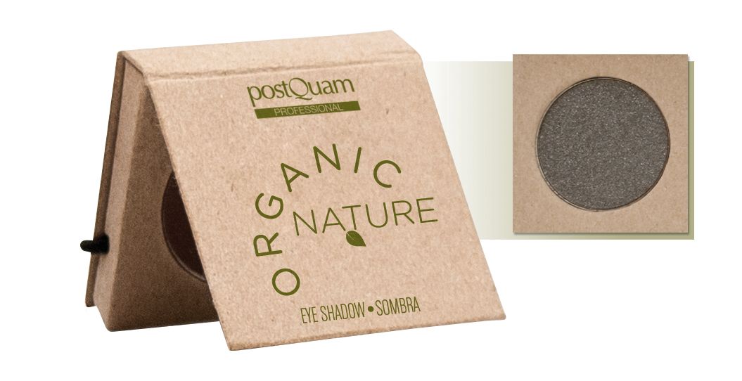 Emballage en carton brun avec fard à paupières rond. Texte : Postquam, Organic Nature, Eyeshadow Sombra. Écriture verte.