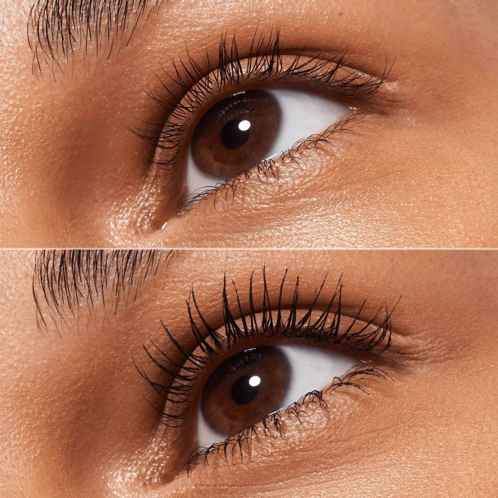 Ogen met wimpers, voor en na het aanbrengen van mascara. Bruine ogen.