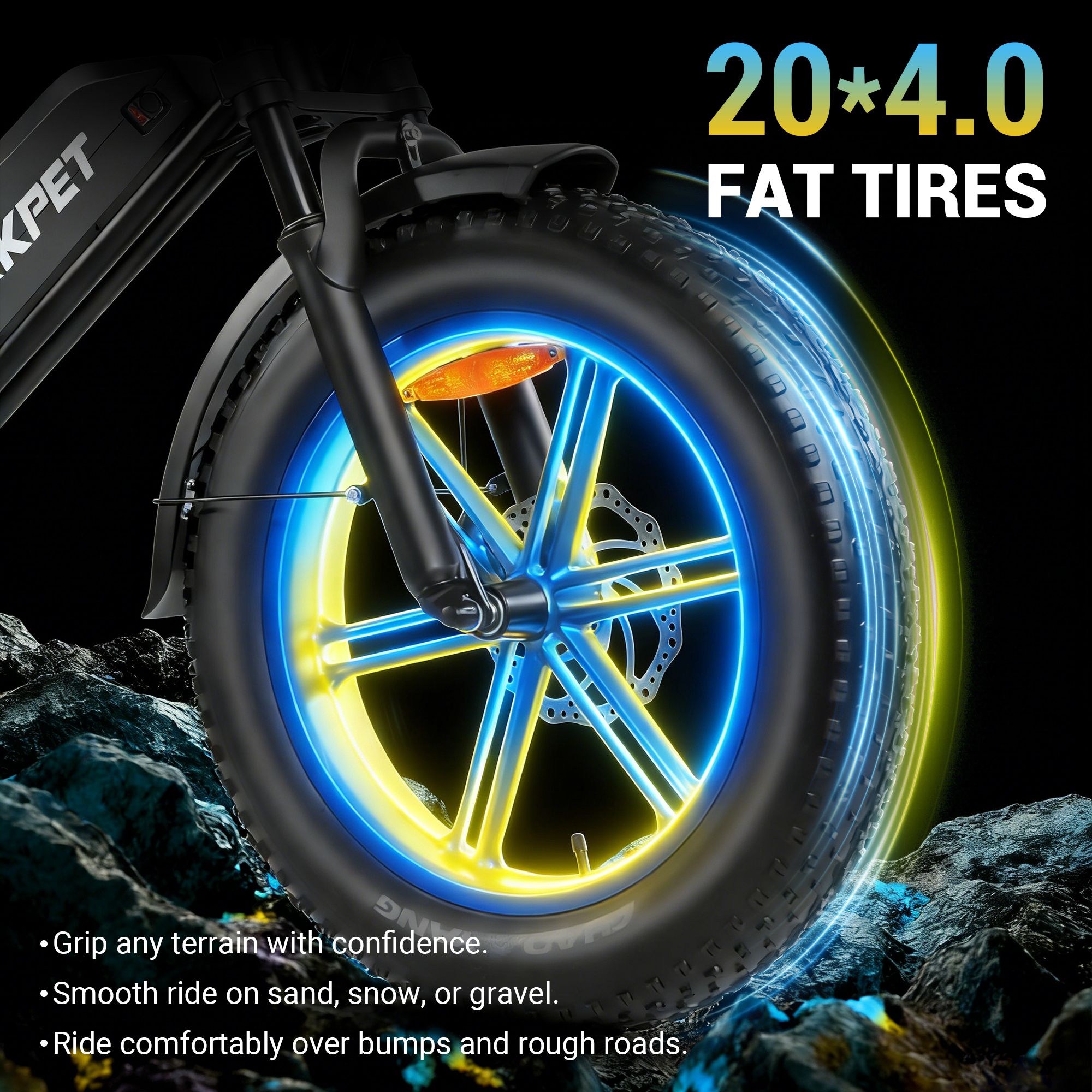 Gros plan du pneu avec texte: 20*4.0 FAT TIRES. Éclairage jaune-bleu.