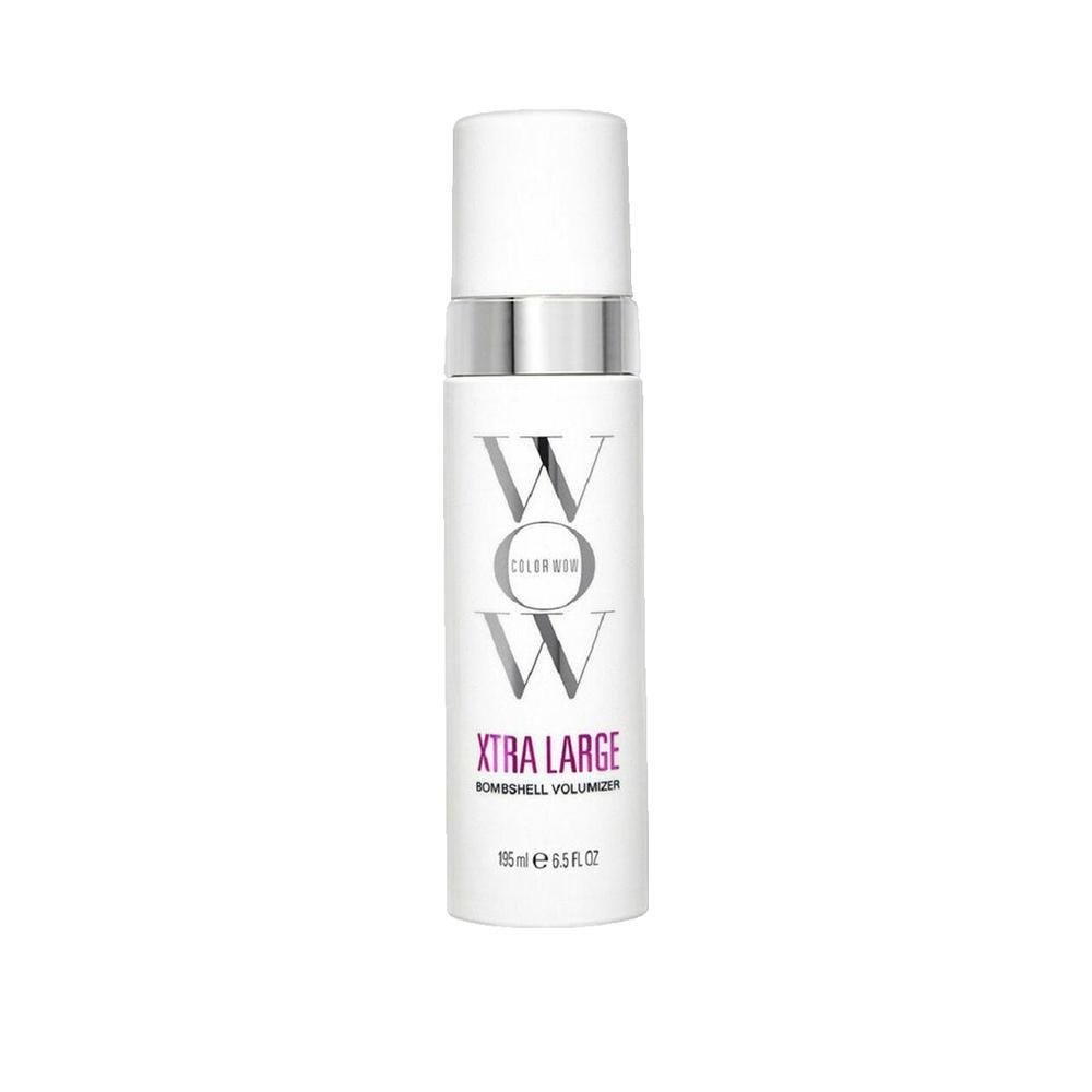 Witte fles met zilveren dop. Tekst: COLOR WOW, Xtra Large, Bombshell Volumizer. 185 ml.