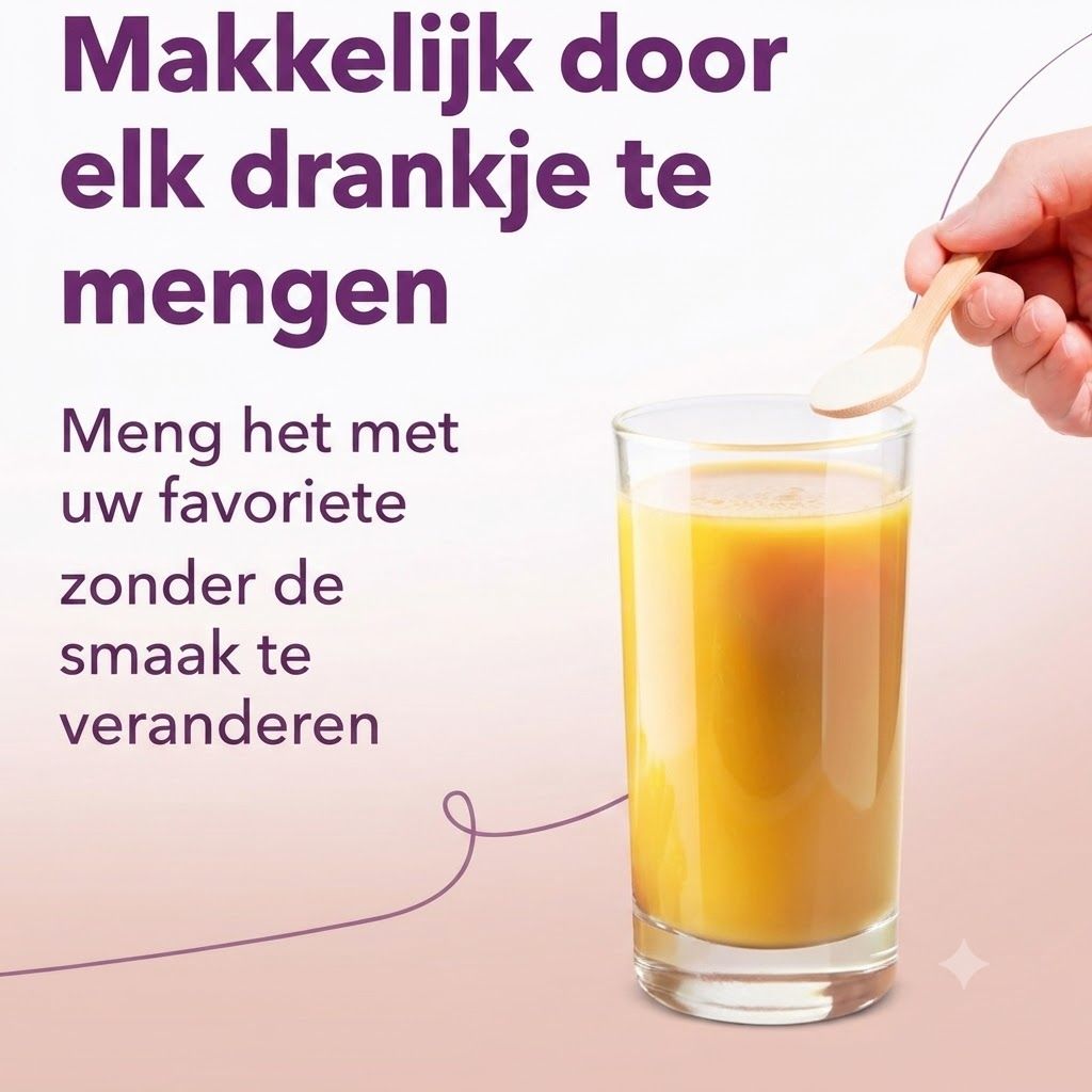 Een glas met gele drank waarin poeder wordt toegevoegd met een houten lepel.