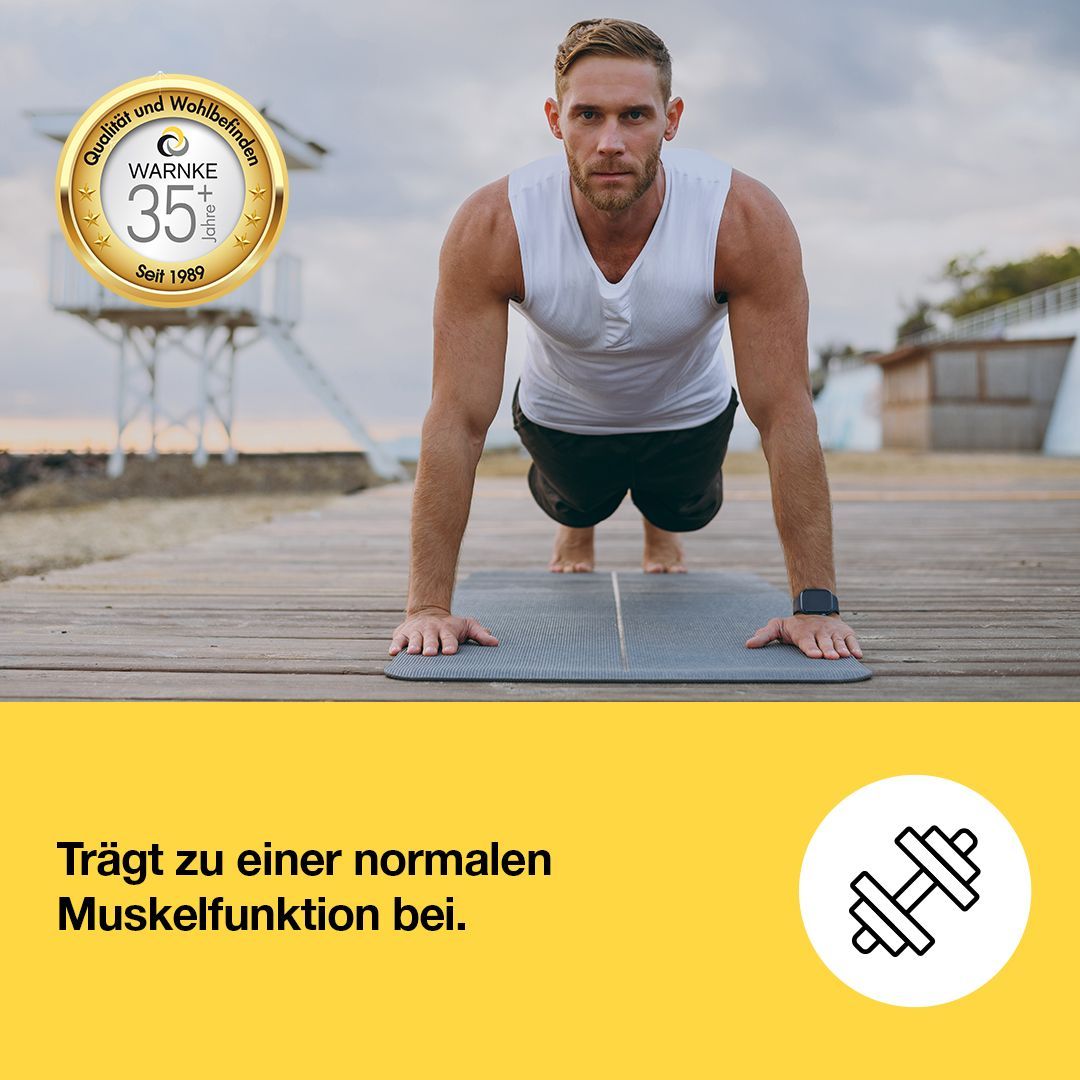 Man traint op een mat. Gele achtergrond met tekst: Draagt bij aan een normale spierfunctie. Symbool: halters.