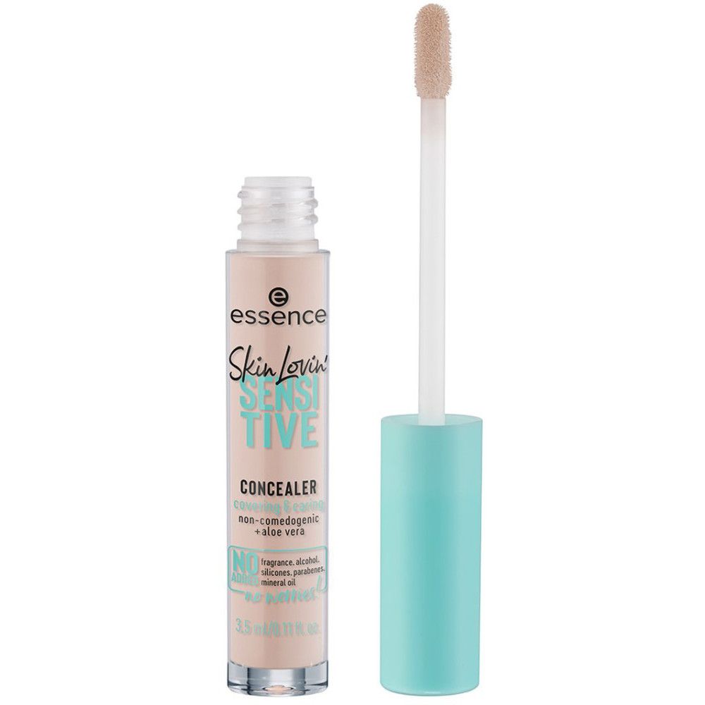 Correcteur ouvert avec applicateur. Inscription: Skin Lovin' Sensitive Concealer. Contient de l'aloe vera. Marque: Essence.