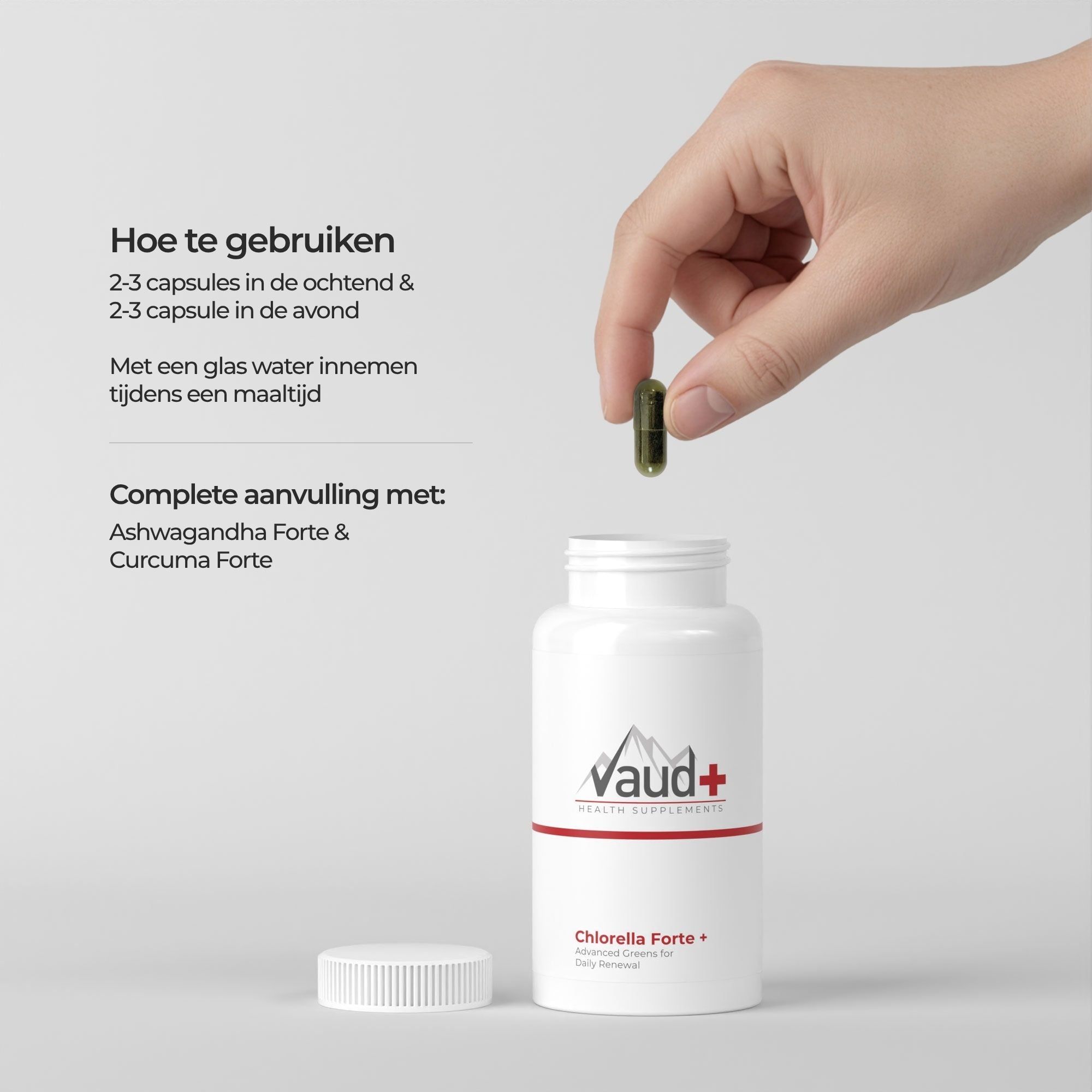 Hand houdt een capsule boven een witte fles met Vaud+ Chlorella Forte. Tekst: Hoe te gebruiken.