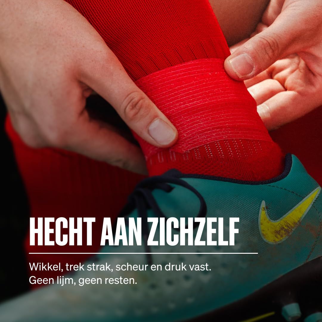 Zes rollen rood, zelfklevend verbandmateriaal naast een verpakking.