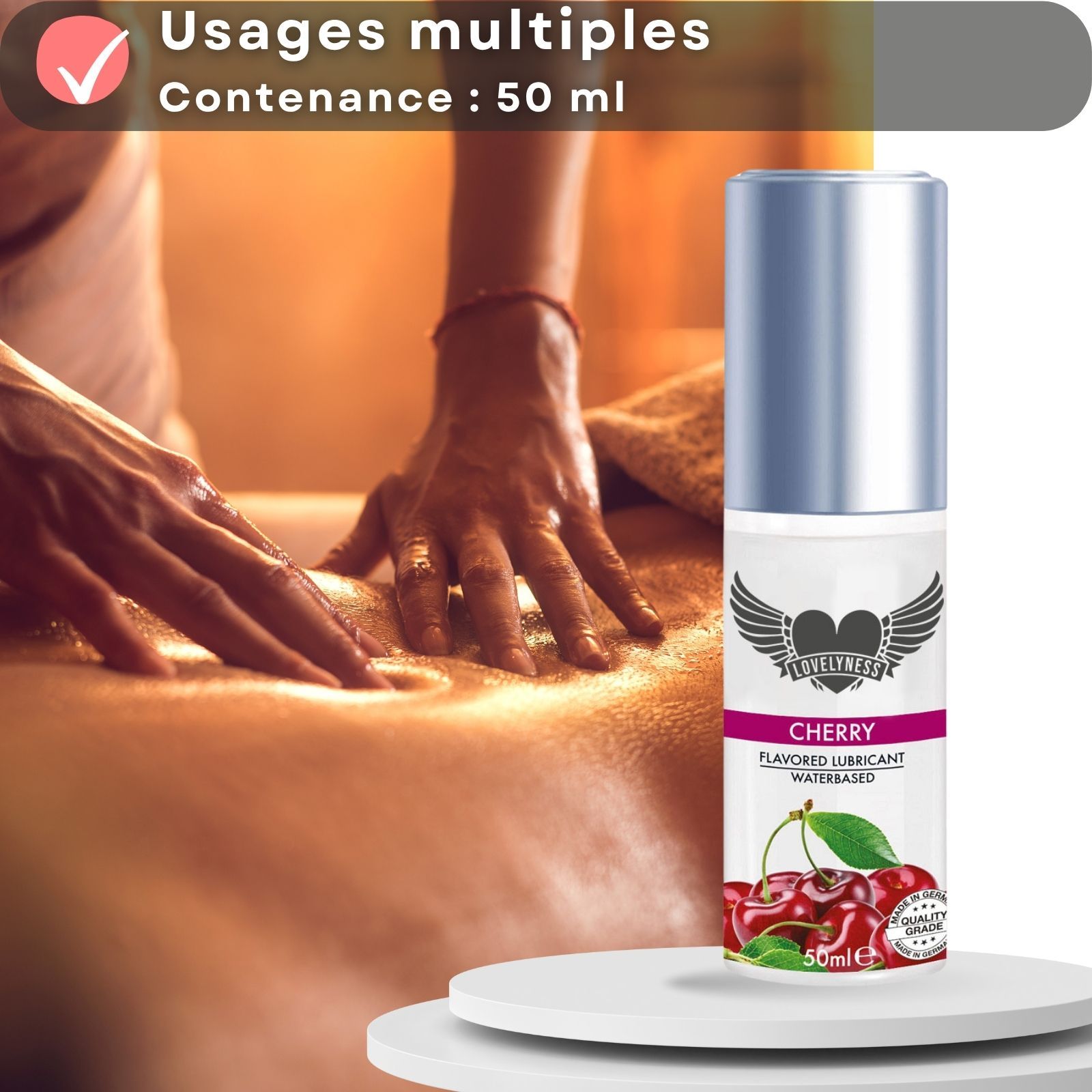 Personnes lors d'un massage du dos. Flacon de lubrifiant cerise. Texte : Usages multiples, contenance : 50 ml.