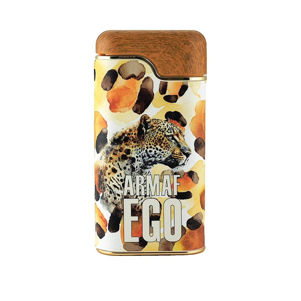 Rechthoekige fles met houten deksel en luipaardprint. Opschrift: ARMAF EGO.