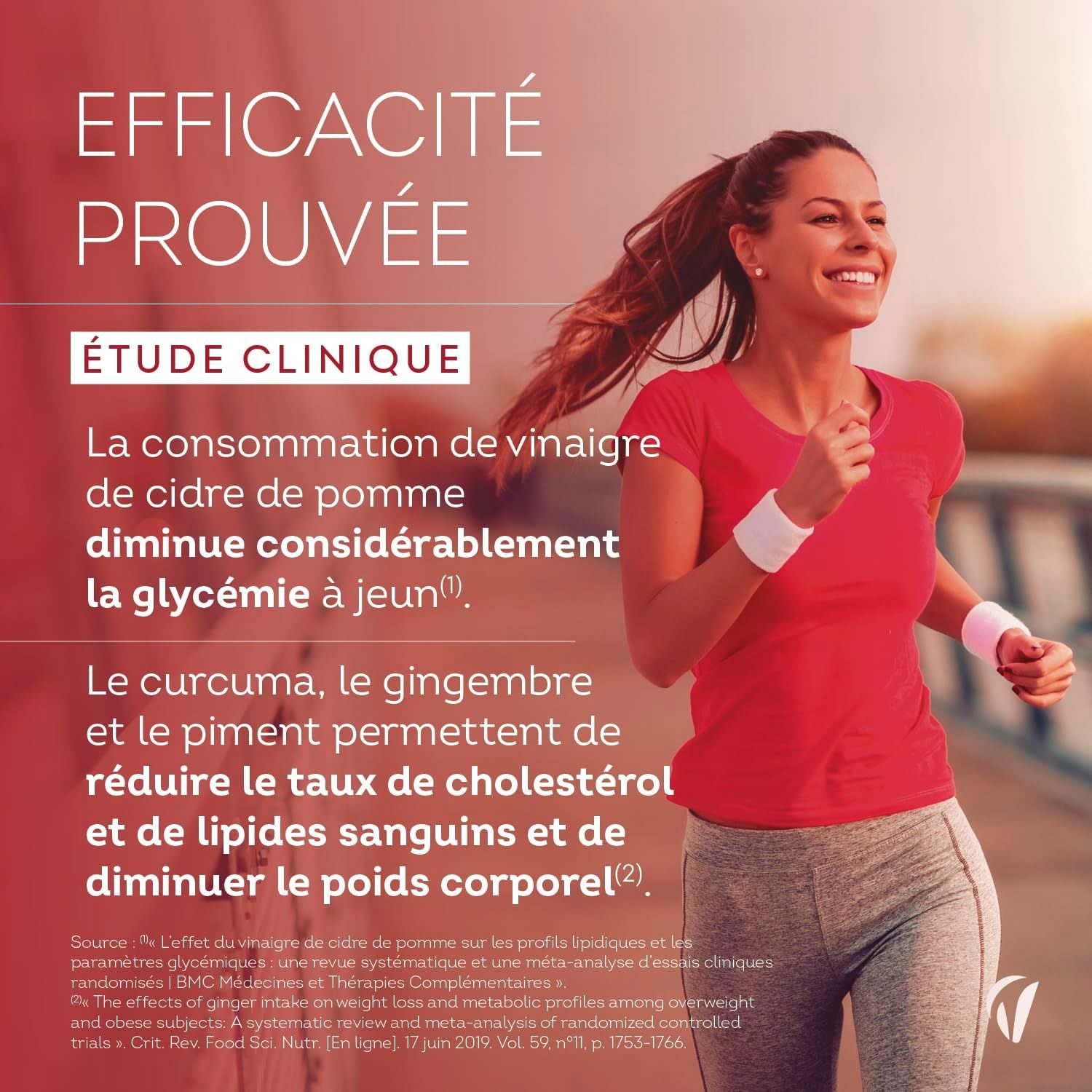Coureuse en t-shirt rouge et pantalon gris, avec texte sur études cliniques sur vinaigre de cidre, curcuma, gingembre et piment.
