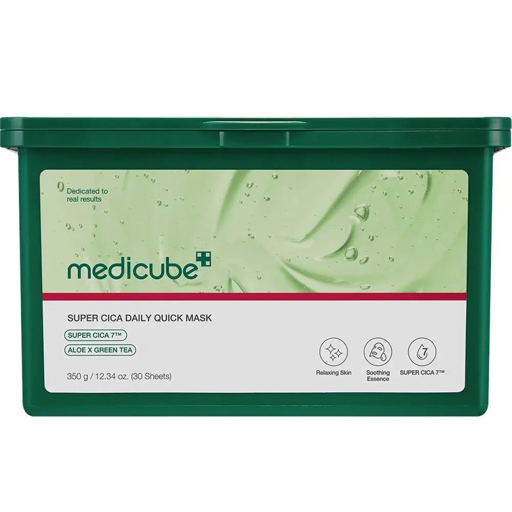 Groene doos met wit etiket. Tekst: MEDICUBE, SUPER CICA DAILY QUICK MASK, ALOE X GREEN TEA. 350 g / 12.34 oz. (30 Sheets).