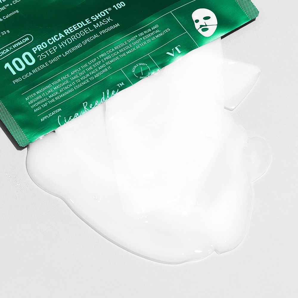 Groene verpakking met wit hydrogelmasker, "Pro Cica Reeddle Shot 100" erop gedrukt.