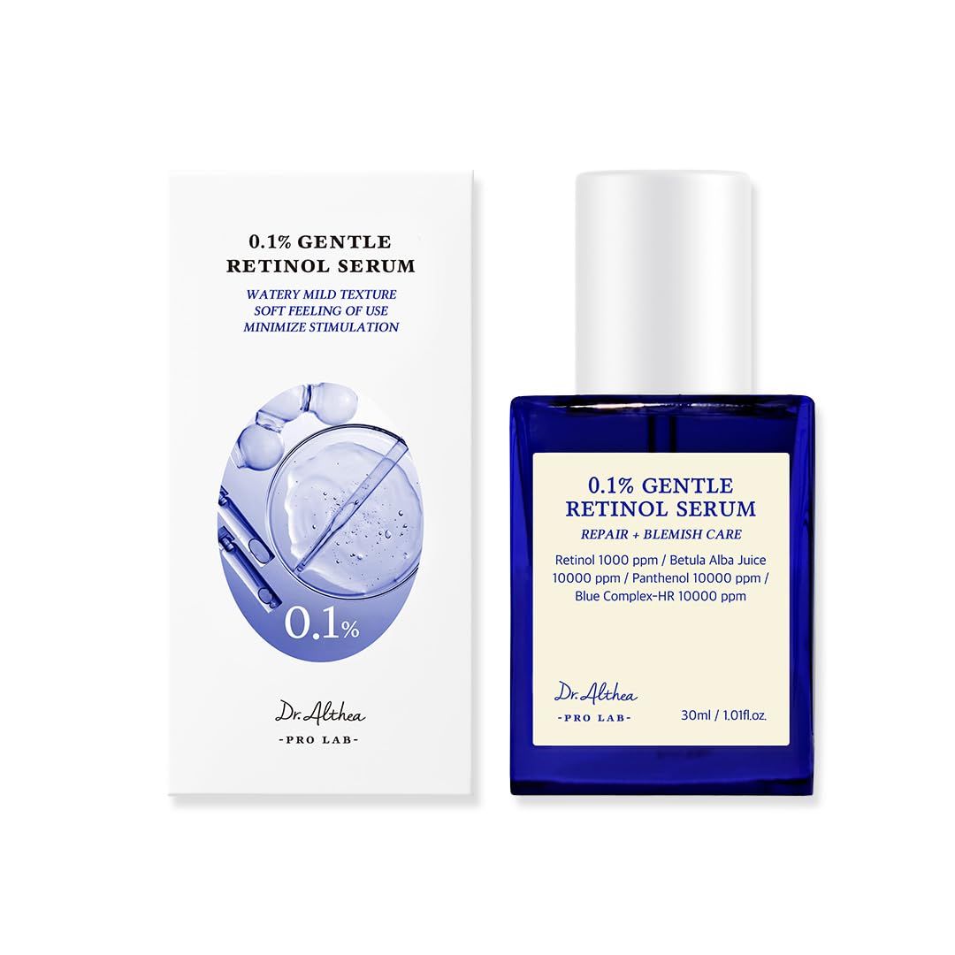 Flacon de sérum bleu et emballage blanc. Inscription : 0,1% Gentle Retinol Serum. Marque : Dr. Althea.