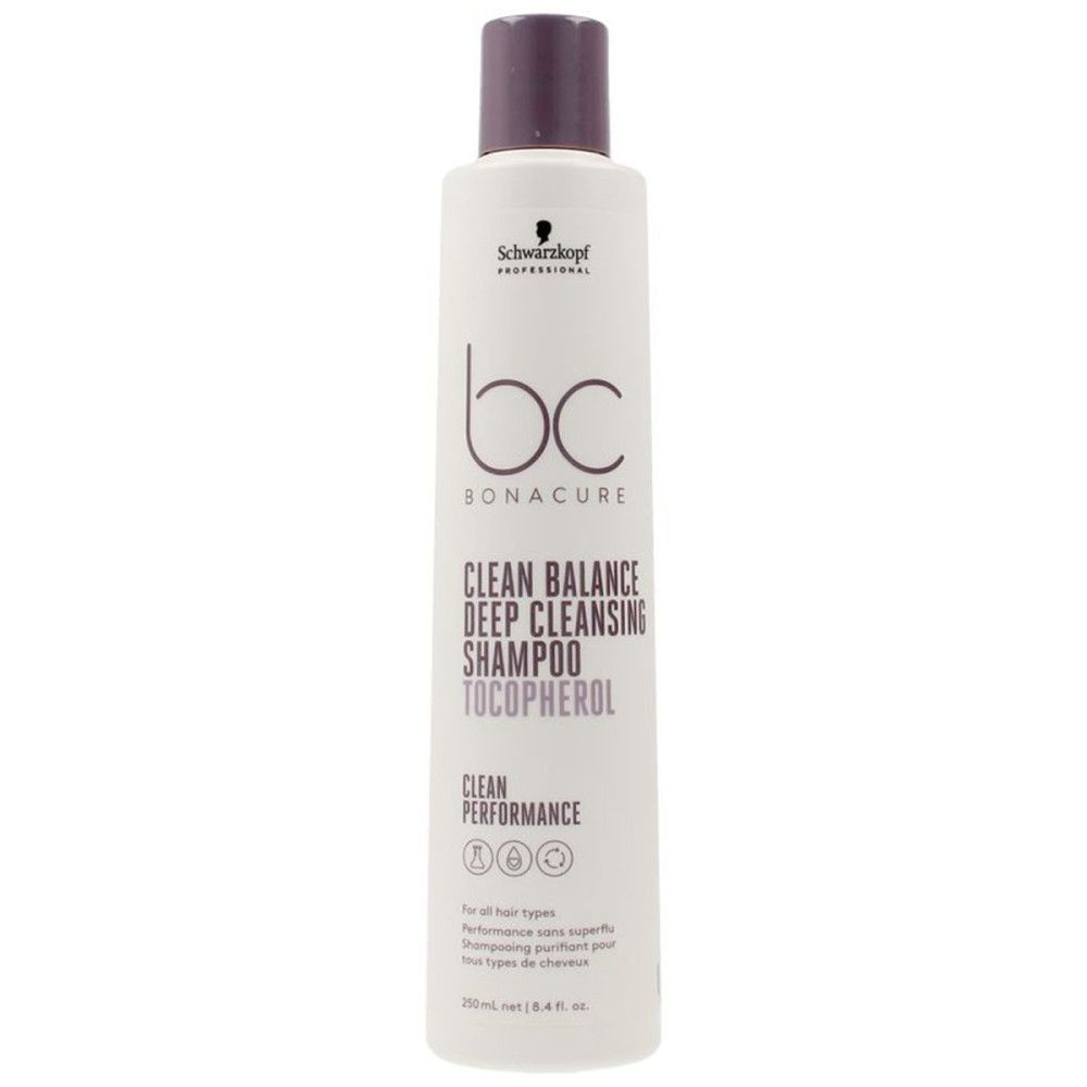 Witte shampoo fles met paarse dop. Opschrift: BC Bonacure Clean Balance Deep Cleansing Shampoo.