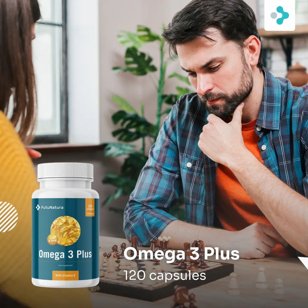 FutuNatura Omega 3 Plus capsules. Man speelt schaak. Tekst: 120 capsules, met vitamine E.