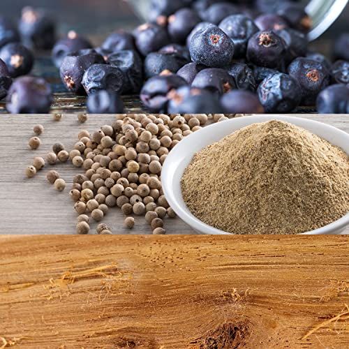 Trois ingrédients : myrtilles, grains de poivre et bois. Sur fond clair.