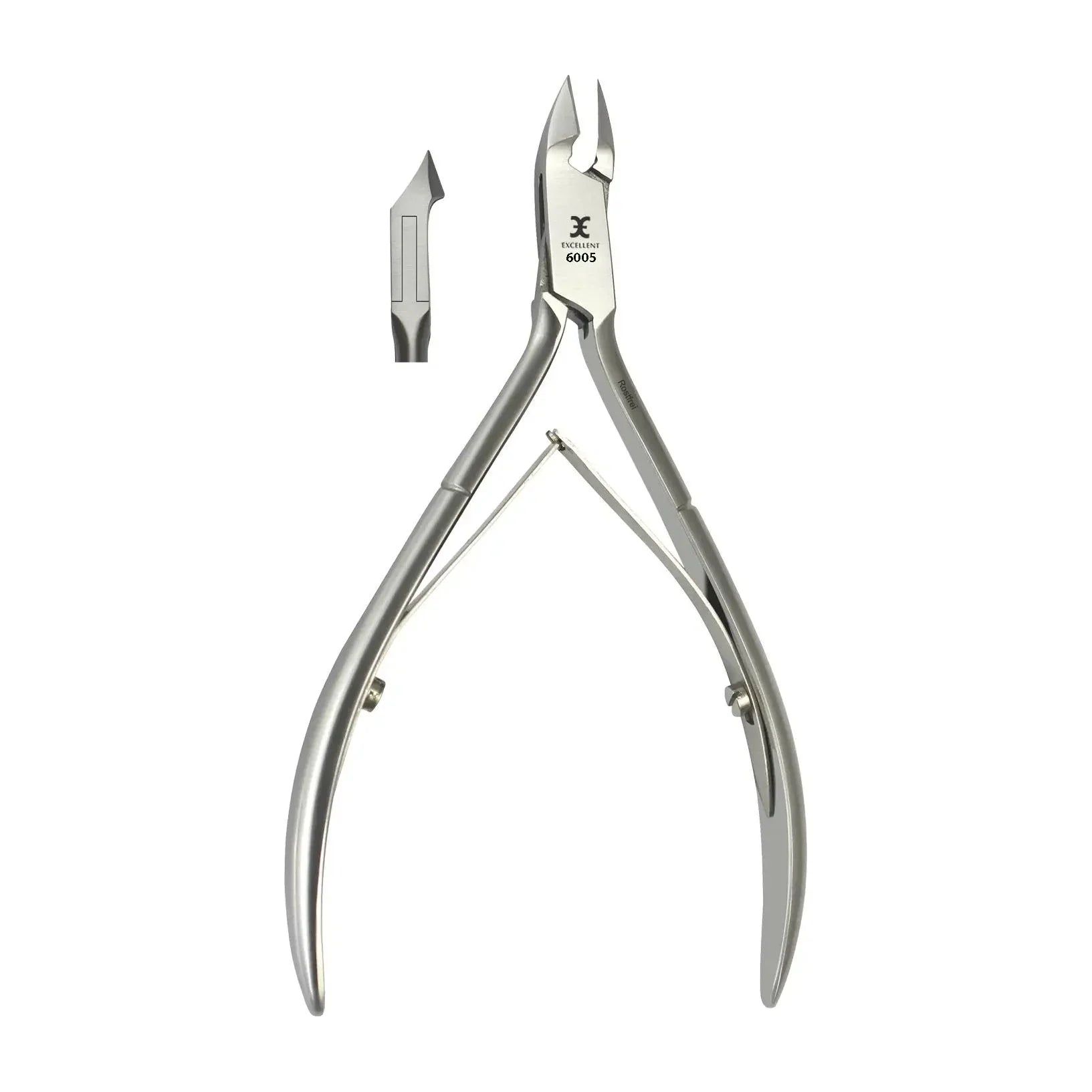 Pince à cuticules en métal avec lame séparée. Un logo et le numéro 6935 sont visibles sur l'outil.