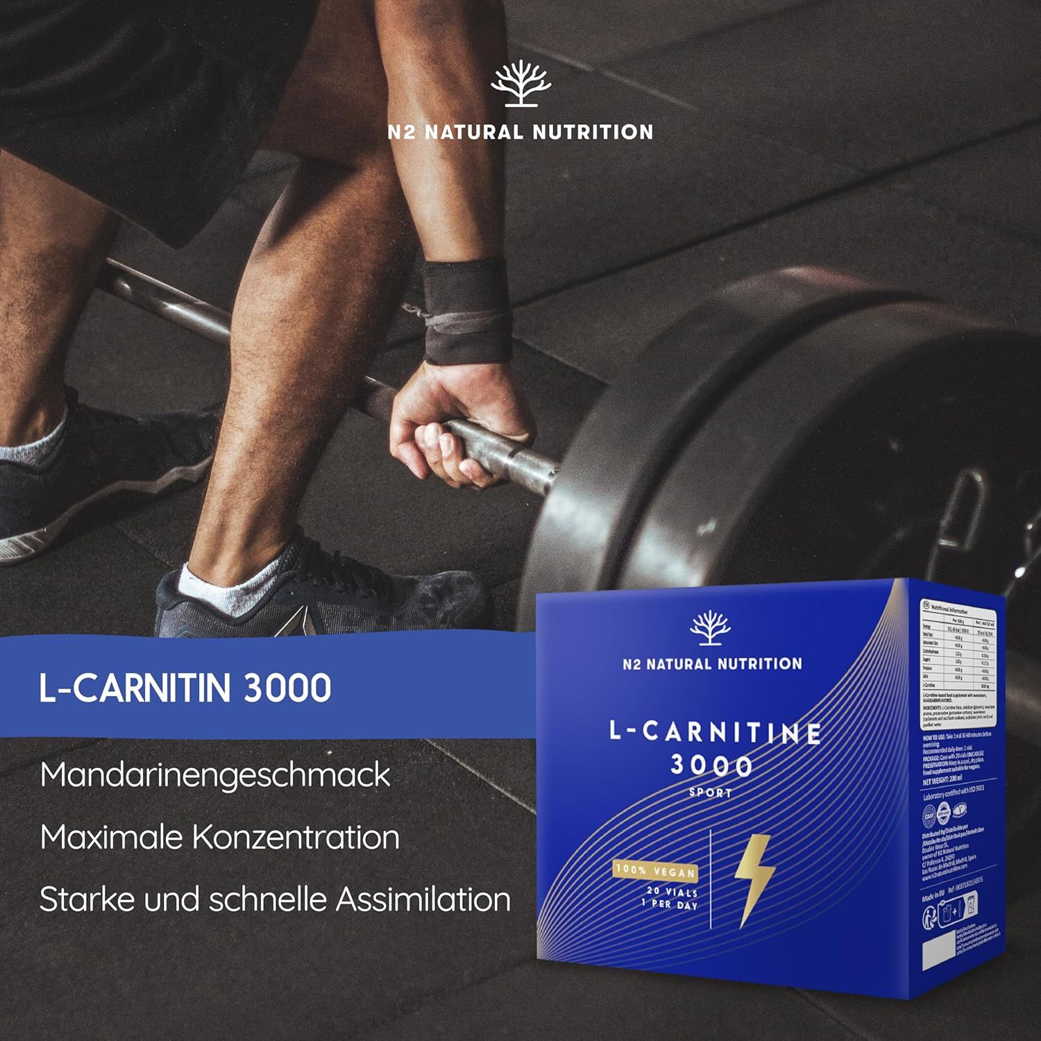 Man die gewichten heft. Blauwe verpakking met N2 Natural Nutrition L-Carnitine 3000. Tekst: Mandarijnsmaak, maximale concentratie, snelle assimilatie.