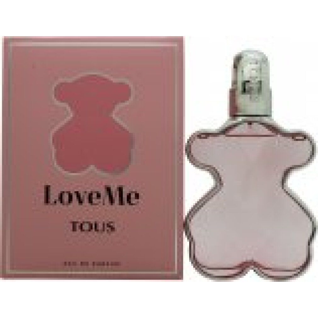 Roze fles in berenvorm, naast doos met logo en tekst LoveMe TOUS Eau de Parfum. Zilveren accenten.