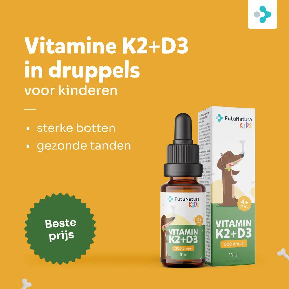 Fles en verpakking. Opschrift: Vitamine K2+D3 in druppels. Op de verpakking: hond. Op de verpakking: starke botten.