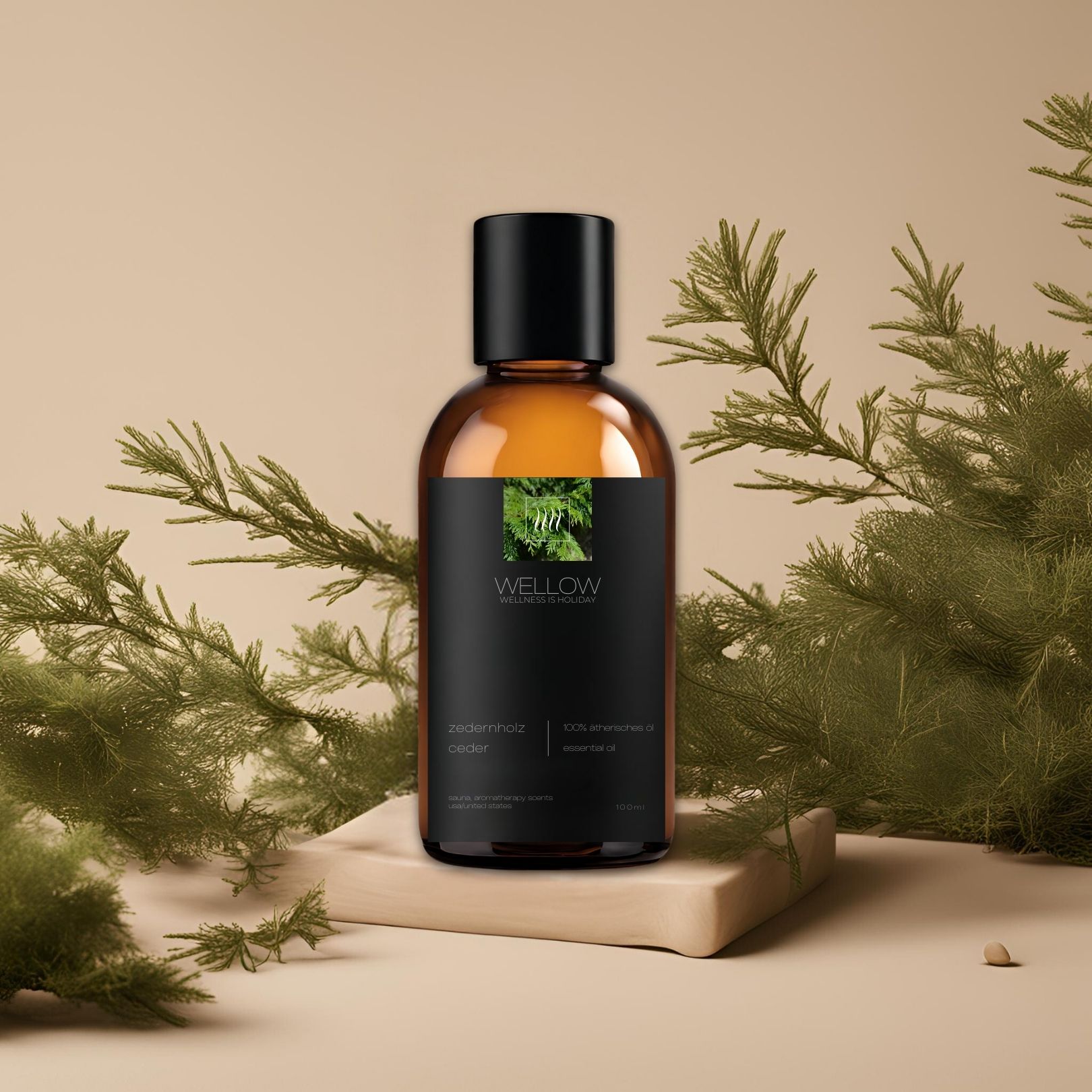 Bruine glazen fles met zwart etiket, geplaatst op een sokkel. Groene takken op de achtergrond. Het product is van Wellow.