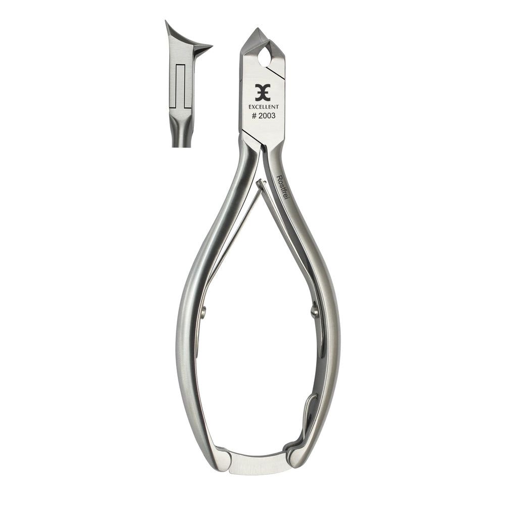Pince à ongles en métal. Inscription "EXCELLENT #2003". Une pièce séparée est à côté.