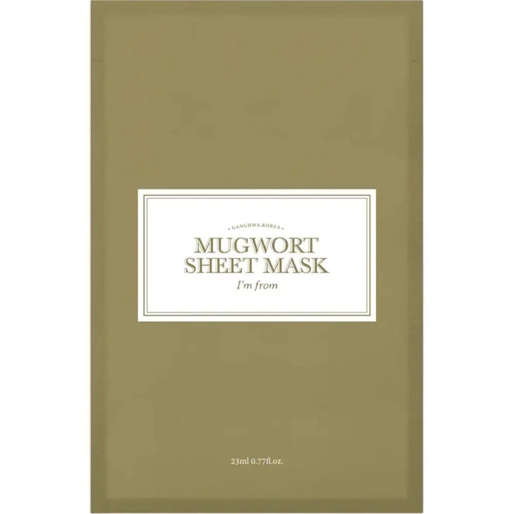 Masque en feuille vert avec étiquette blanche. Texte : MUGWORT SHEET MASK, I'm from. Texte en bas : 23ml 0.77fl.oz.