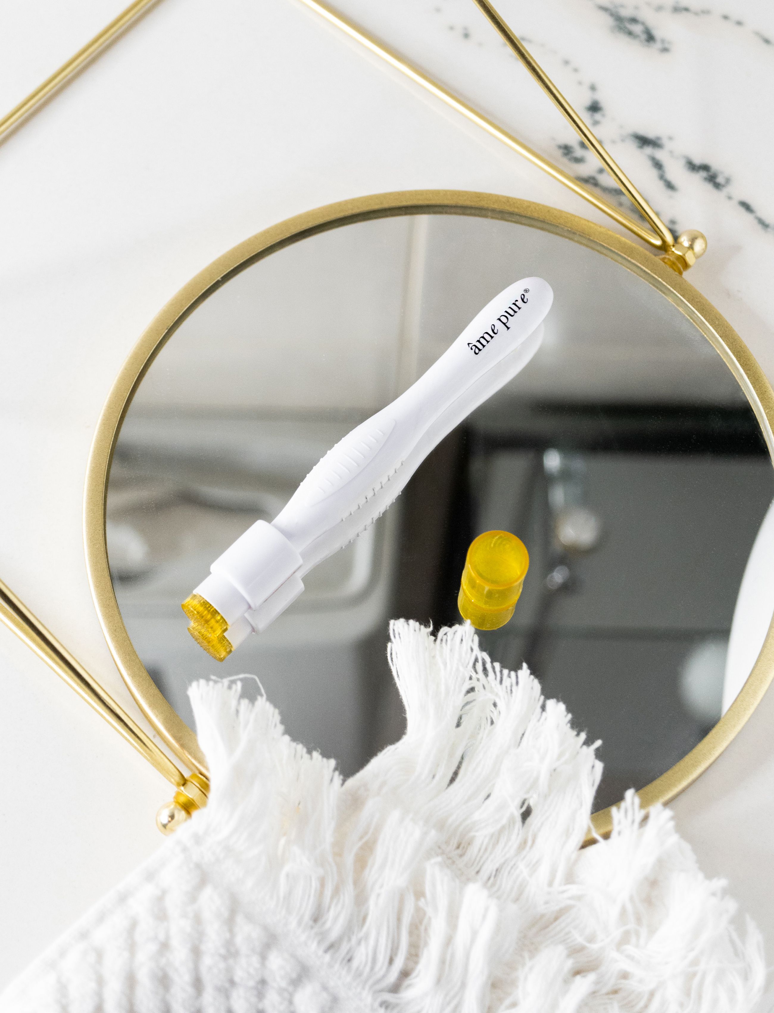 Âme Pure CIT Pen sur un miroir.