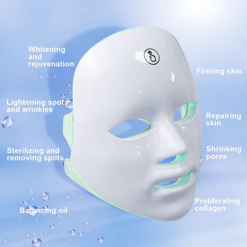 Masque facial LED blanc avec lumières vertes. Étiquettes : Blanchiment, Raffermissement de la peau, etc.